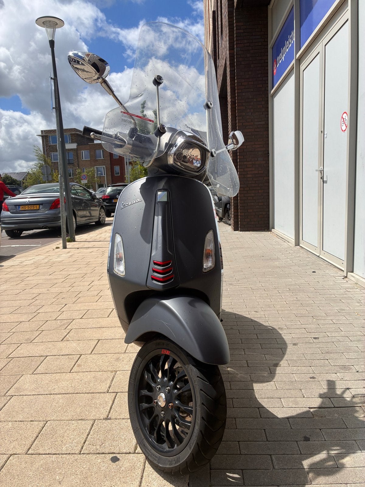 Vespa Sprint 2017 - mat grijs, goed onderhouden, Fietsen en Brommers, Ophalen of Verzenden, Gebruikt, Benzine, Vespa