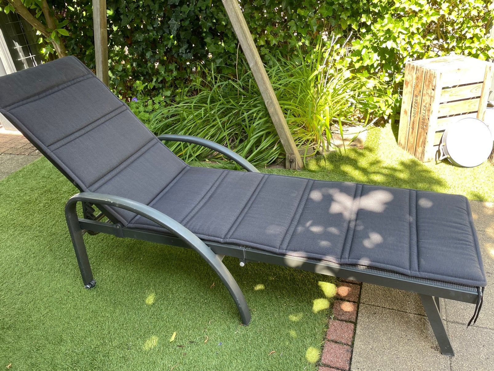 Ligbed inclusief kussen - PR Design, Tuin en Terras, Ophalen, Zo goed als nieuw, Verstelbaar