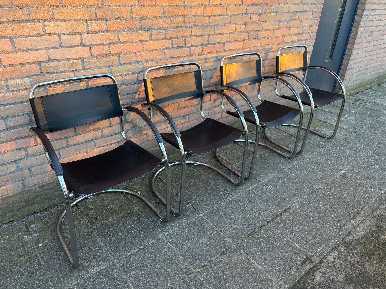 4 Vintage Sledestoelen, lijkt  op S34 Mart Stam/ MG5, Huis en Inrichting, Ophalen, Gebruikt, Zwart, Leer