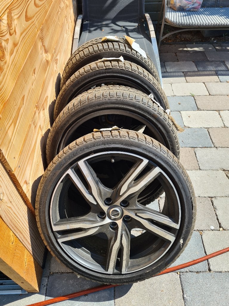 Pirelli Sottozero 3 winterbanden inclusief velgen, Auto-onderdelen, Banden en Velgen, Ophalen, 18 inch, Winterbanden, Band(en)