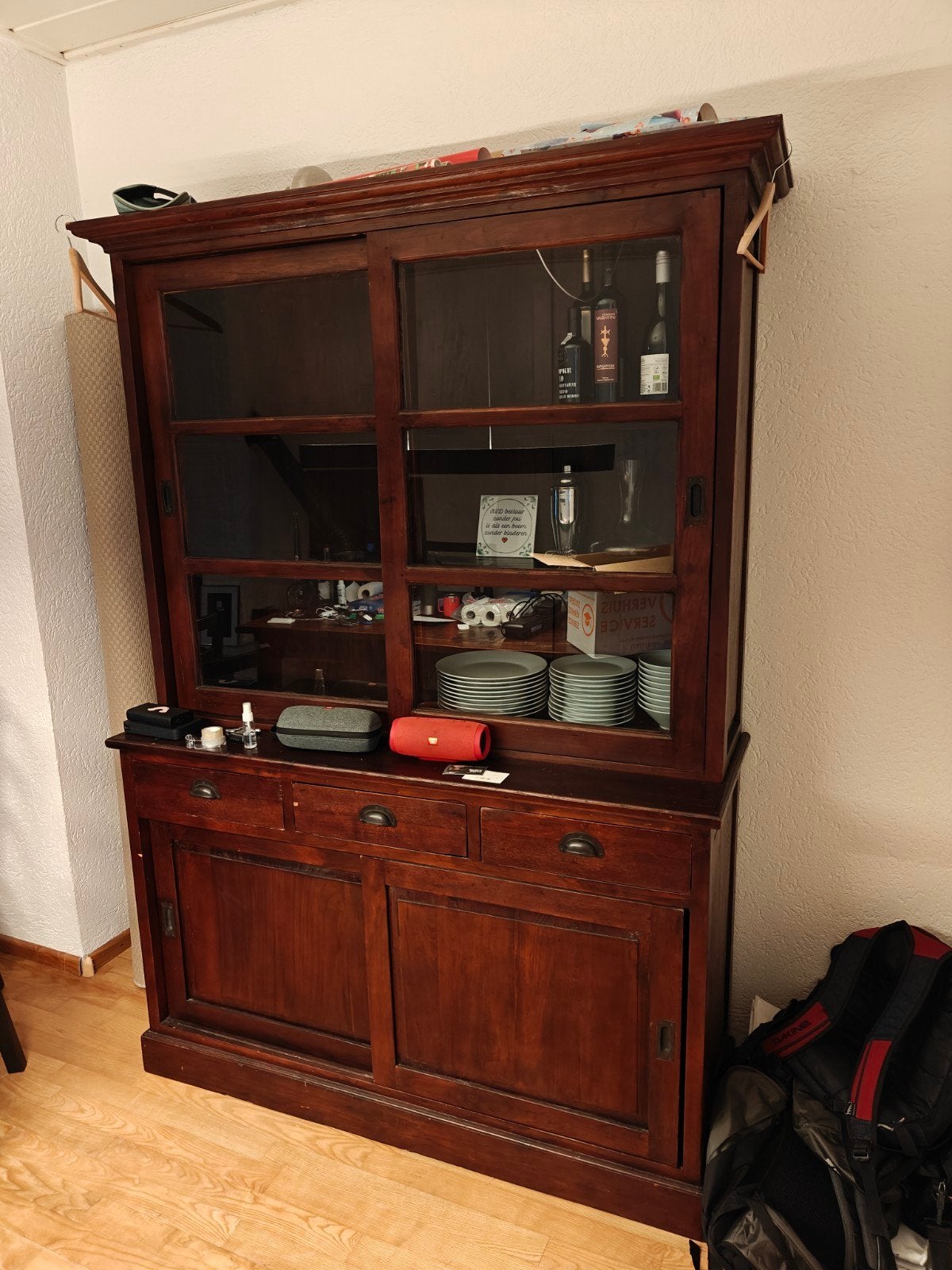 Antiek dressoir/vitrinekast van gerecycled hout, Ophalen