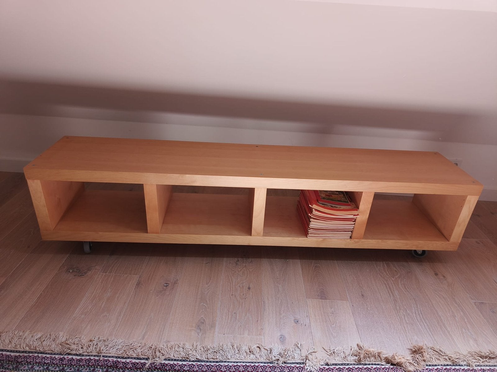 Boekenkast op wielen, Ophalen, 150 tot 200 cm, Zo goed als nieuw, Minder dan 100 cm