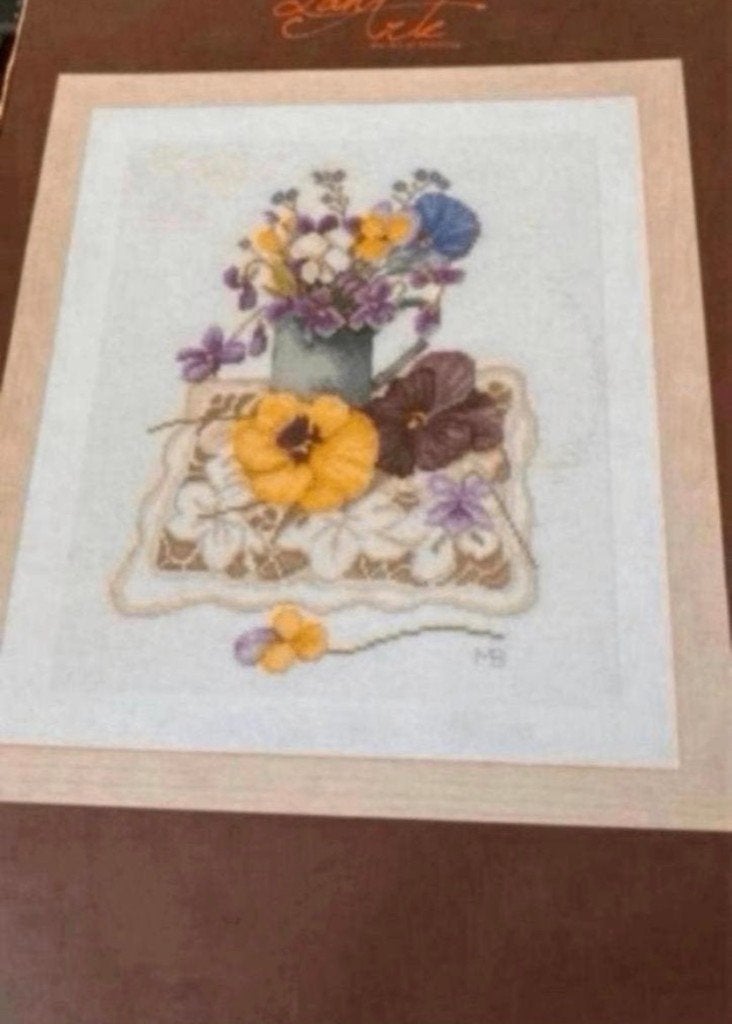 BORDUURPAKKET LANARTE MARJOLEIN BASTIN VIOLETS, Hobby en Vrije tijd, Borduren en Borduurmachines, Verzenden, Nieuw, Handborduren