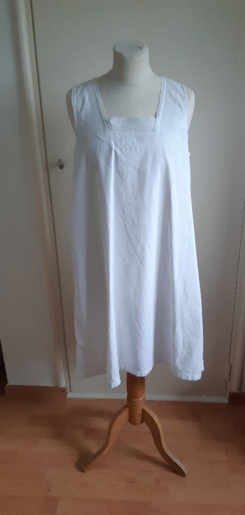 Katoenen onderjurk, Maat 38/40 (M), Ophalen of Verzenden, Kleding, Gedragen