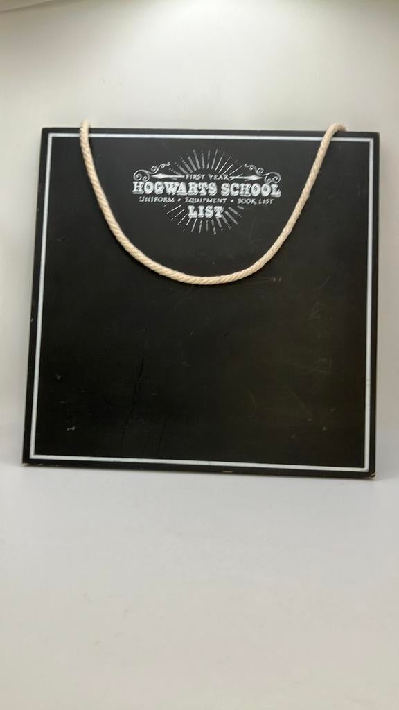 Memobord Hogwarts School lists met ophangkoord., Verzamelen, Harry Potter, Ophalen of Verzenden, Zo goed als nieuw