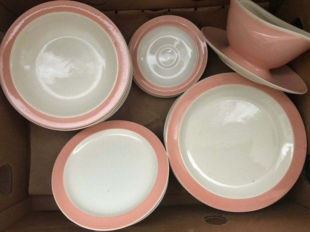 Boch freres keralux roze servies delen borden schotels enz, Ophalen of Verzenden