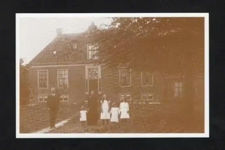 Ter Idzard Herenboer Boerderij Groepsfoto Gezin., Ophalen of Verzenden, 1980 tot heden, Ongelopen, Friesland