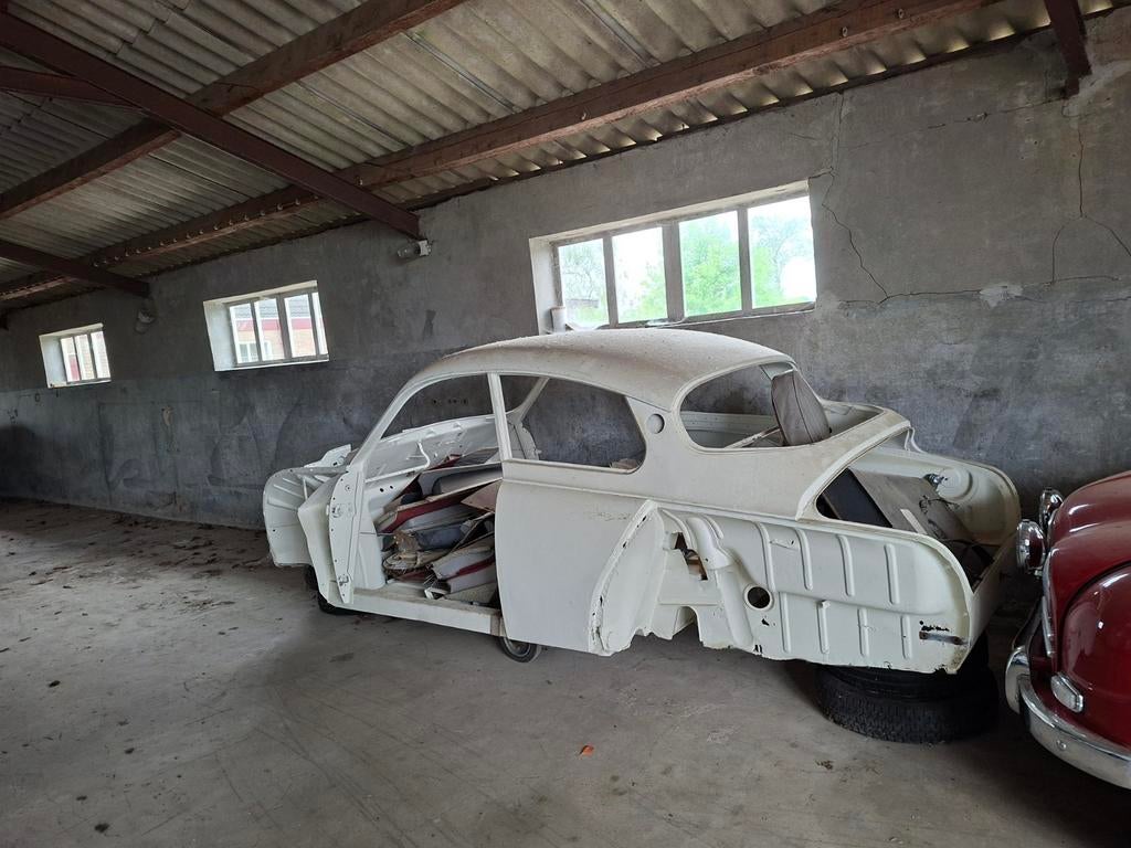 Saab 96 korte neus 1961 losse carosserie met laswerk., Auto-onderdelen, Carrosserie en Plaatwerk, Ophalen