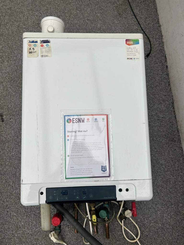 Intergas CV ketel kombi kompakt HRE 24/18.    2017, Ophalen, Gebruikt, Geiser, Minder dan 3 jaar oud