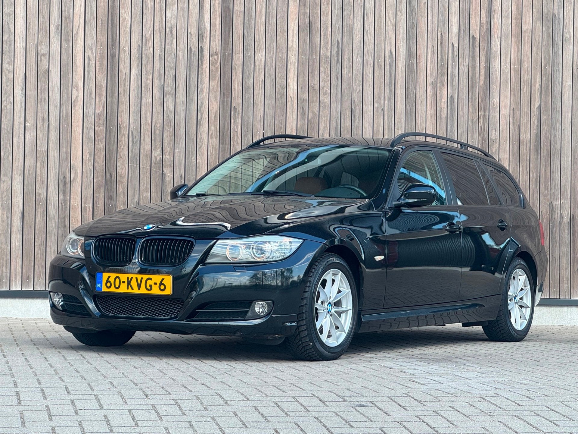 BMW 3-serie Touring 318i Business Line Style |LEES TEKST|, Auto's, BMW, Automaat, Euro 5, 1435 kg, Zwart