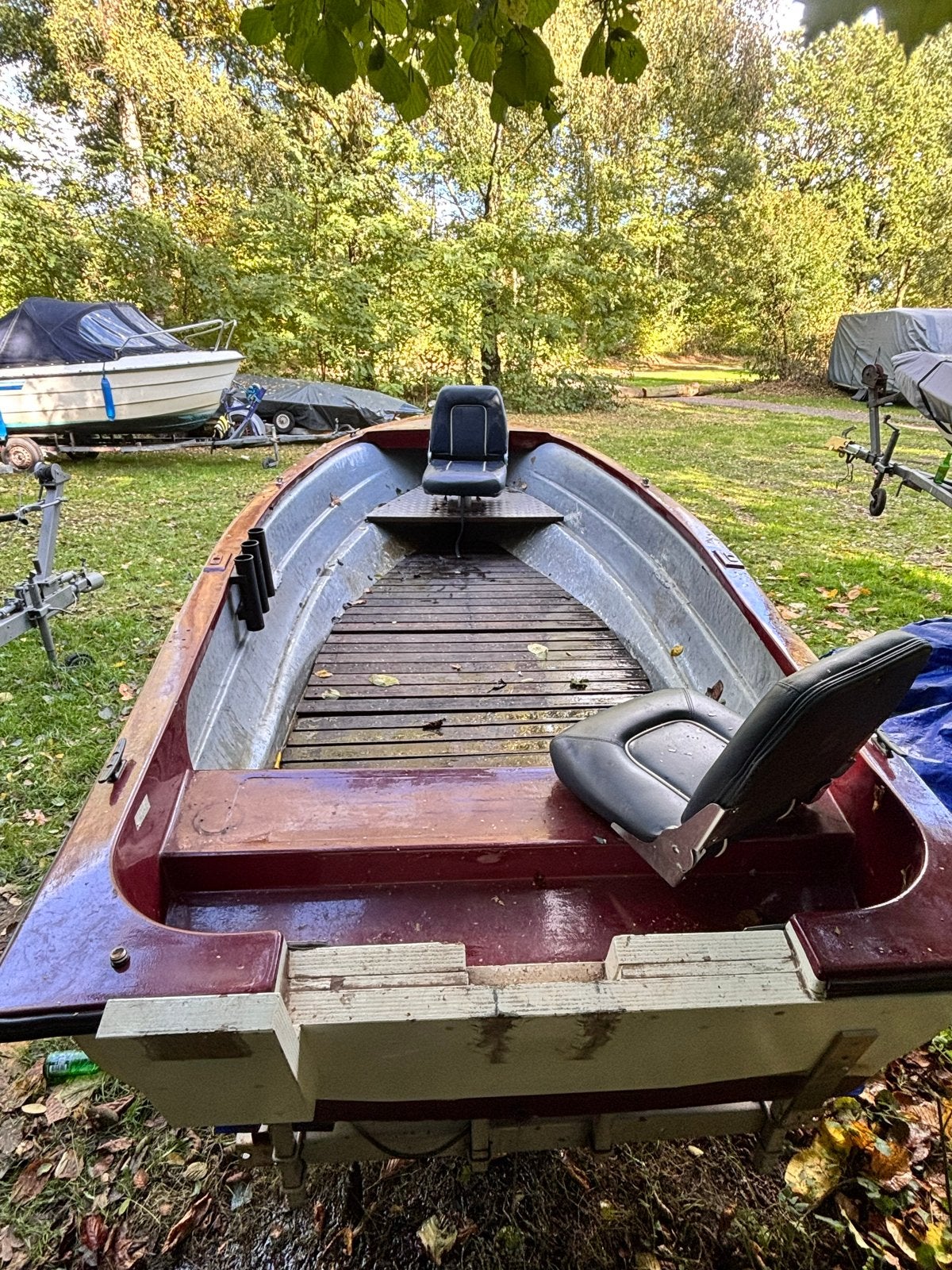 Vissersboot met alpha stoelen inclusief trailer, Watersport en Boten, Ophalen, Gebruikt, Motorboot