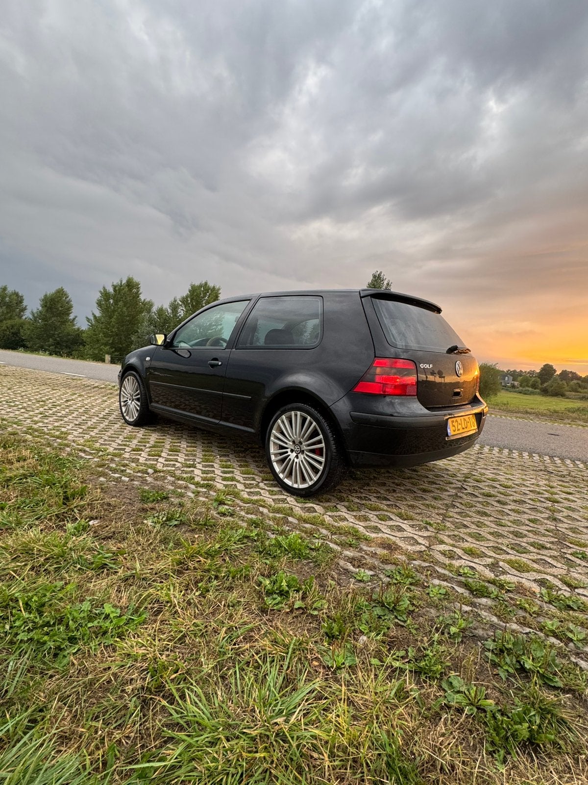 Golf 4 1.6 16v, 18 Inch 2002, Zwart, Handgeschakeld, Golf, Particulier