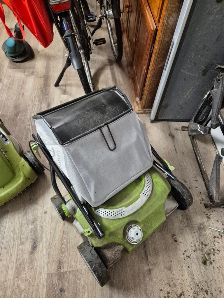Grasmaaier en verticuteermachine 2-in-1, Tuin en Terras, Verticuteermachines, Ophalen, Gebruikt, Elektrisch, Onbekend