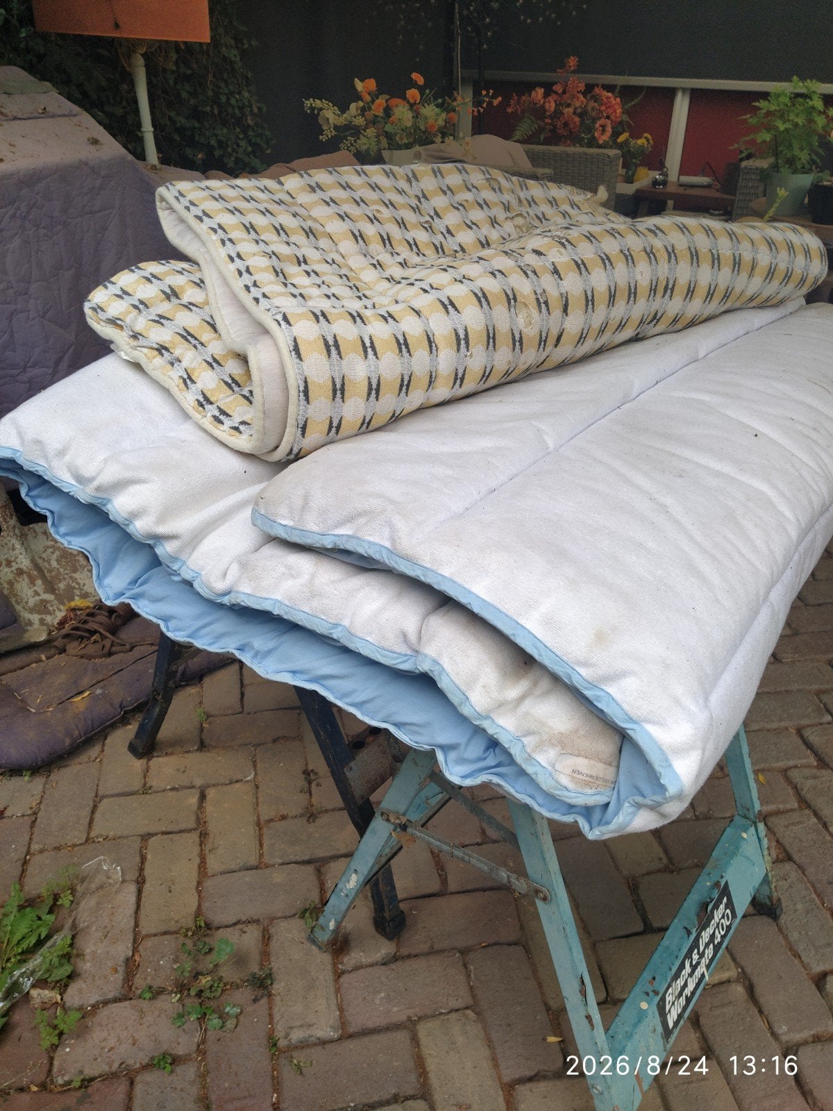 gratis. ligkleed/  onder dekbed voor hond, Ophalen