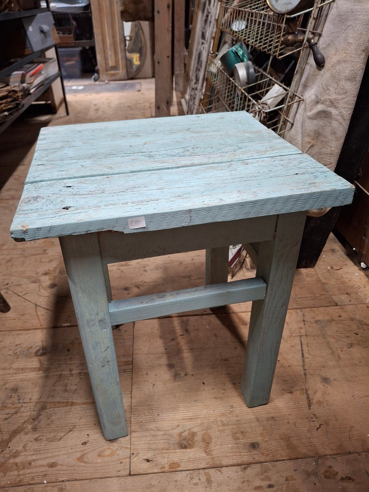 Oud houten krukje tafeltje bijzettafeltje brocante, Ophalen of Verzenden