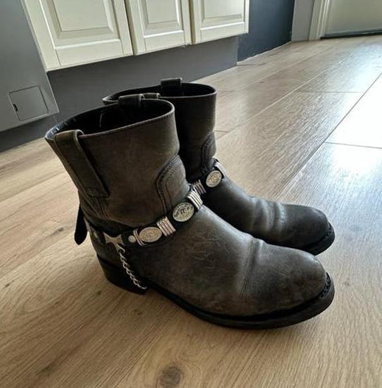 Sendra laarsjes met 2 soorten gespen – bruin leer, Kleding | Dames, Schoenen, Gedragen, Lage of Enkellaarzen, Bruin, Ophalen of Verzenden