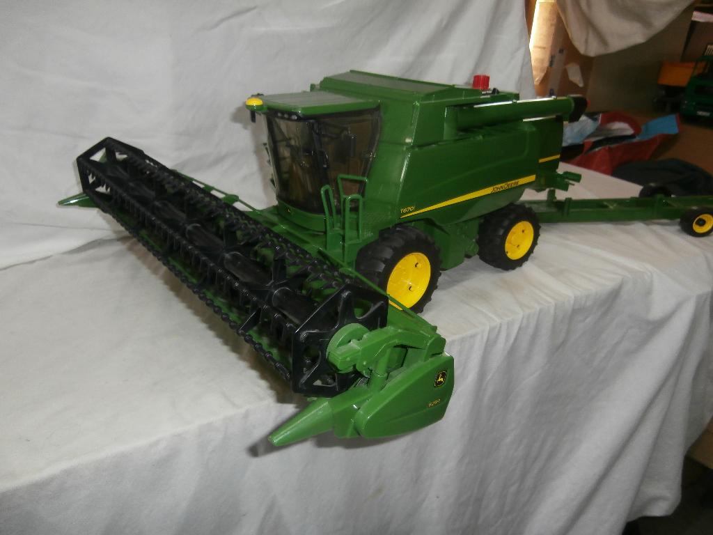 Bruder John Deere T670i maaidorser, Ophalen, Zo goed als nieuw