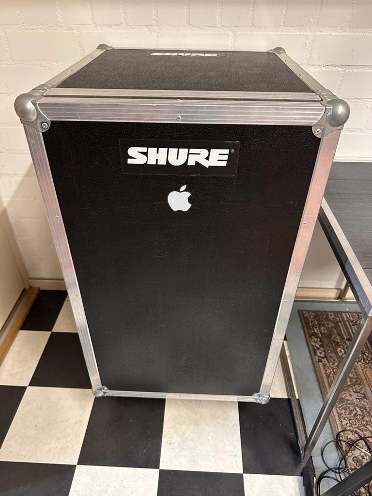 Flightcase met blauwe wielen, Ophalen, Gebruikt, Flightcase