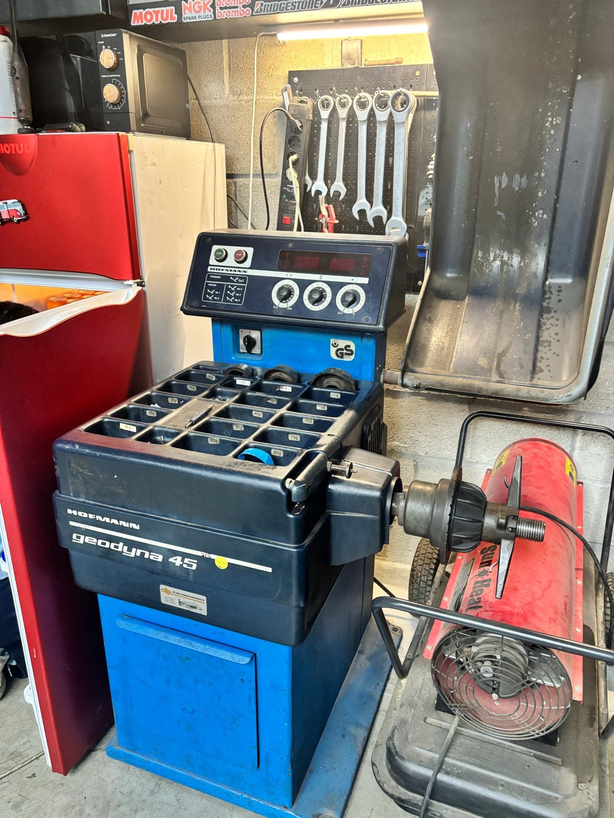 Hofmann Geodyna 45 Bandenbalanceermachine, Ophalen, Gebruikt