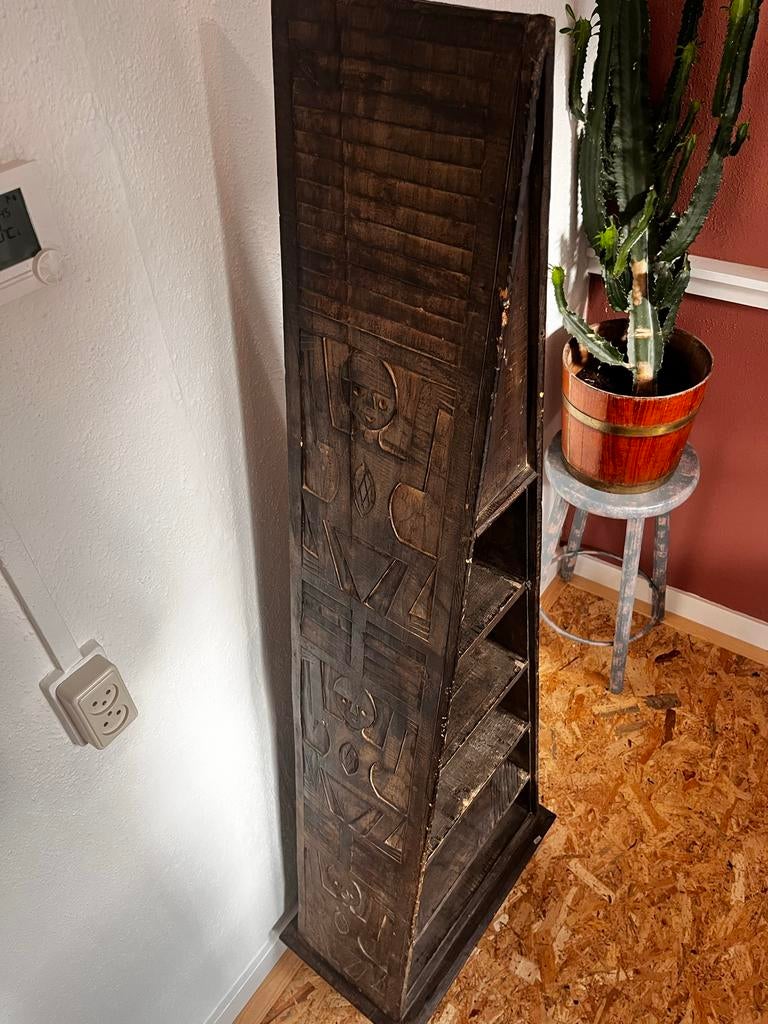 Unieke Indonesische houten kast met houtsnijwerk, Antiek en Kunst, Ophalen