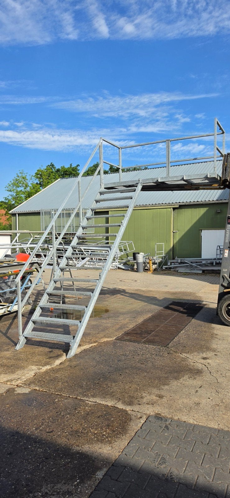 stalen trap gegelv. hoog 3,05mtr nor104, Ophalen, Zo goed als nieuw, 2 tot 4 meter