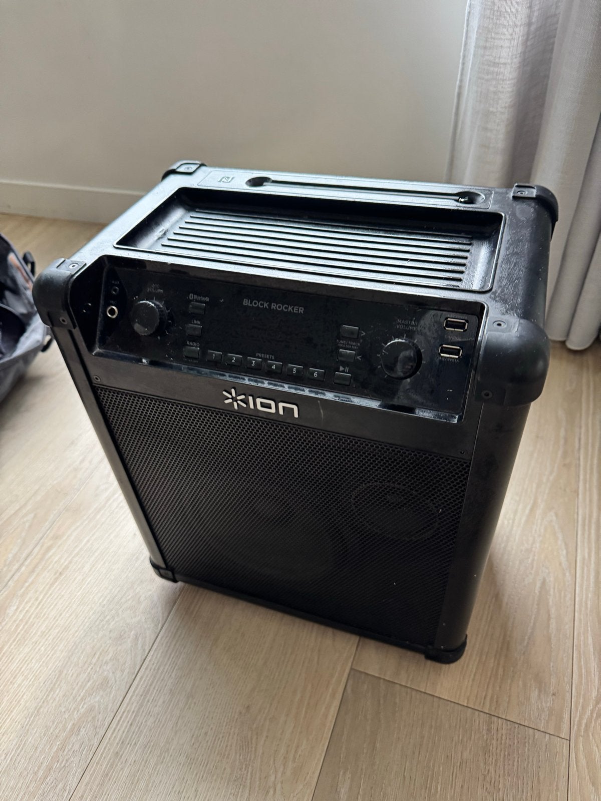 ION Block Rocker IPA76C - Draagbare Party Speaker, Gebruikt, Party speaker, AUX-ingang, Minder dan 60 watt
