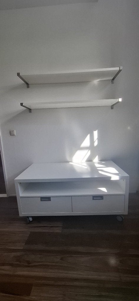 Tv-meubel IKEA BESTA JÄGRA wit + 2x wandplank wit, Ophalen, Zweeds IKEA modern, Gebruikt, 100 tot 150 cm