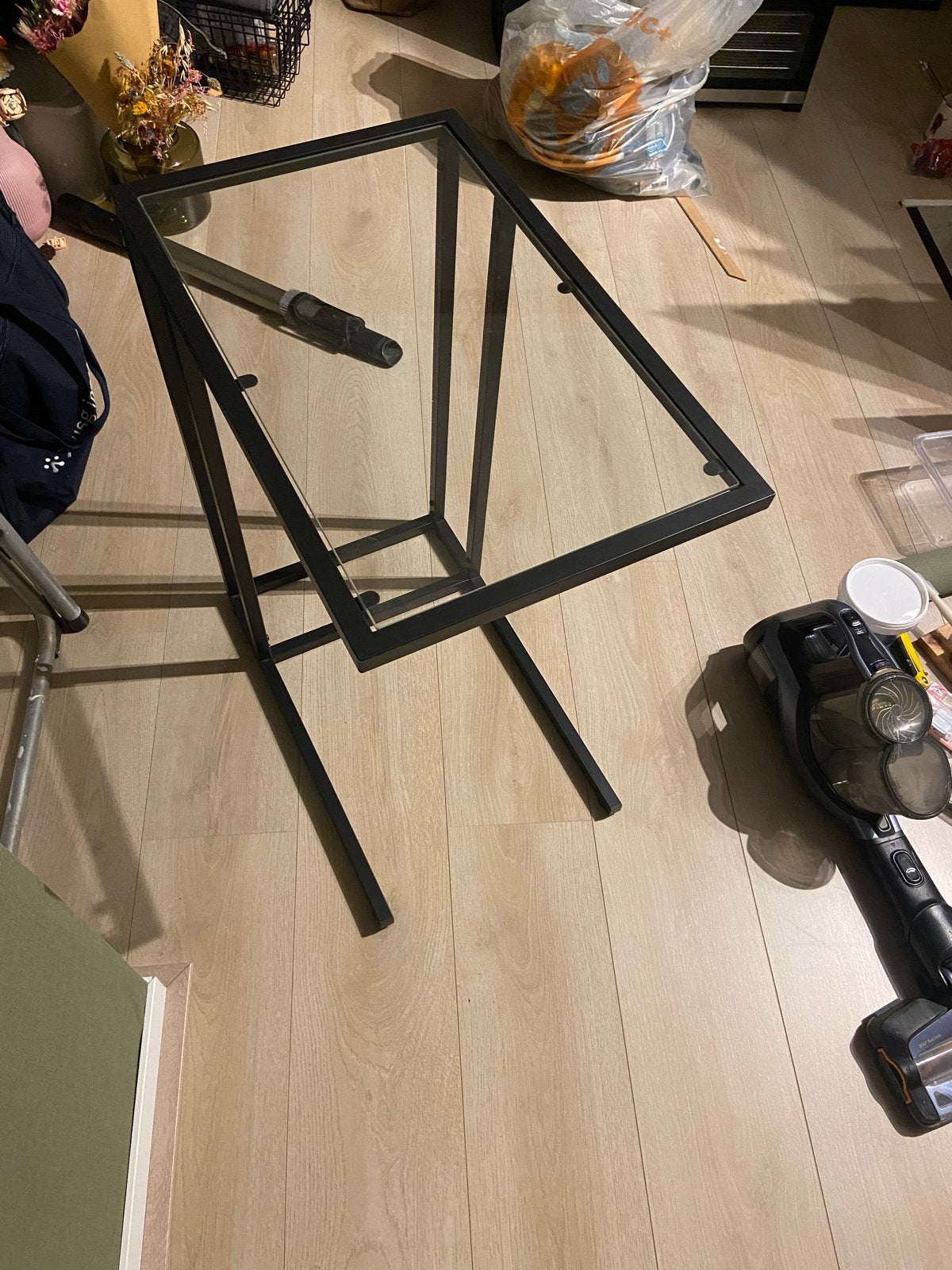 Ikea bijzettafel met glazen blad - Zwart metaal, Ophalen, Minder dan 55 cm, Gebruikt, Glas