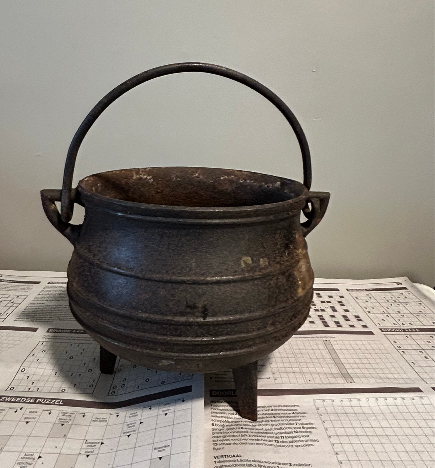 gietijzeren heksenketel met hengsel en poten, Ophalen of Verzenden