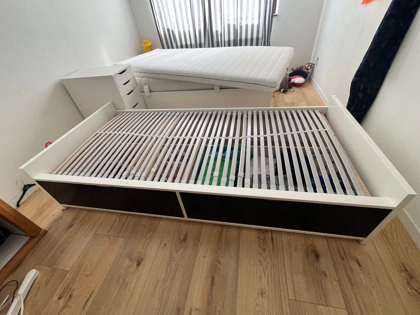2x ikea 1 persoon jongens bedden, Huis en Inrichting, Slaapkamer | Bedden, Zo goed als nieuw, Eenpersoons, 90 cm, Hout, Ophalen