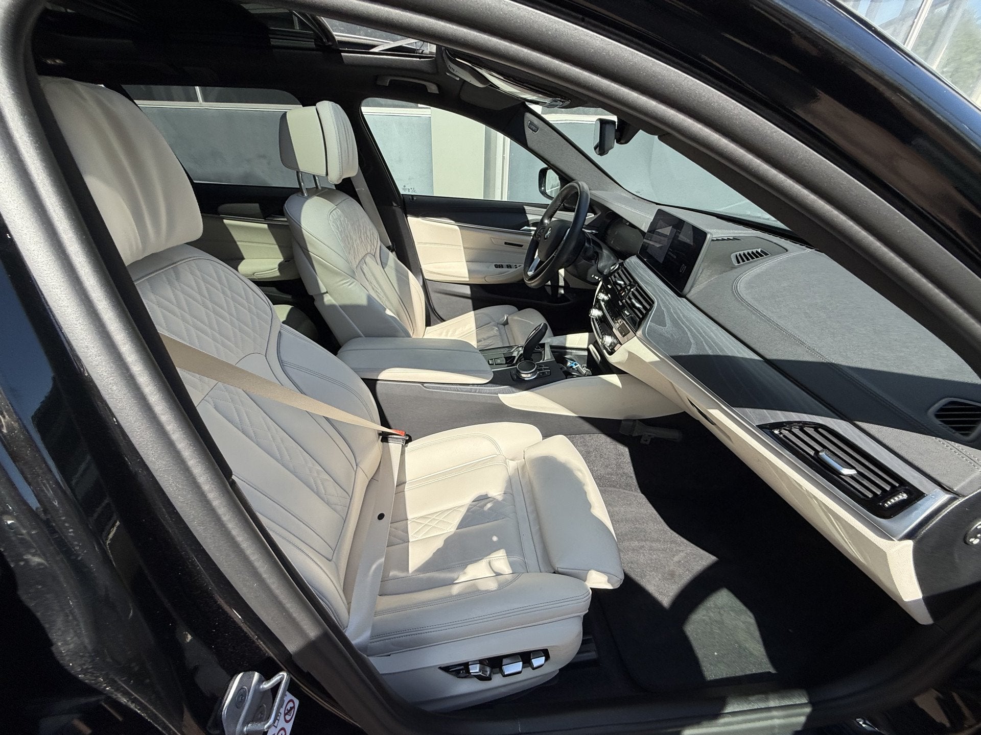 Foto 67 van BMW 5 Serie Touring 520i High Executive | Pano | Leder | 04-