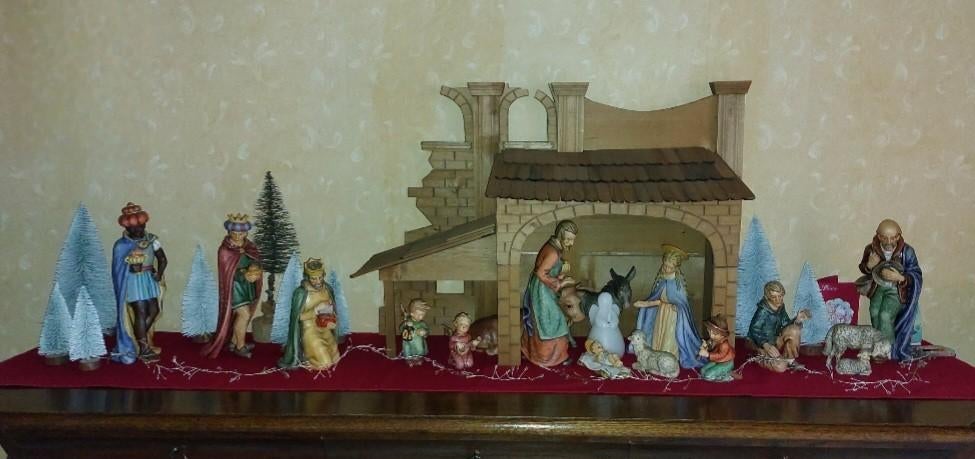 Hummel Goebel kerstgroep met bijhorende kerststal nr 260, Diversen, Kerst, Ophalen, Zo goed als nieuw
