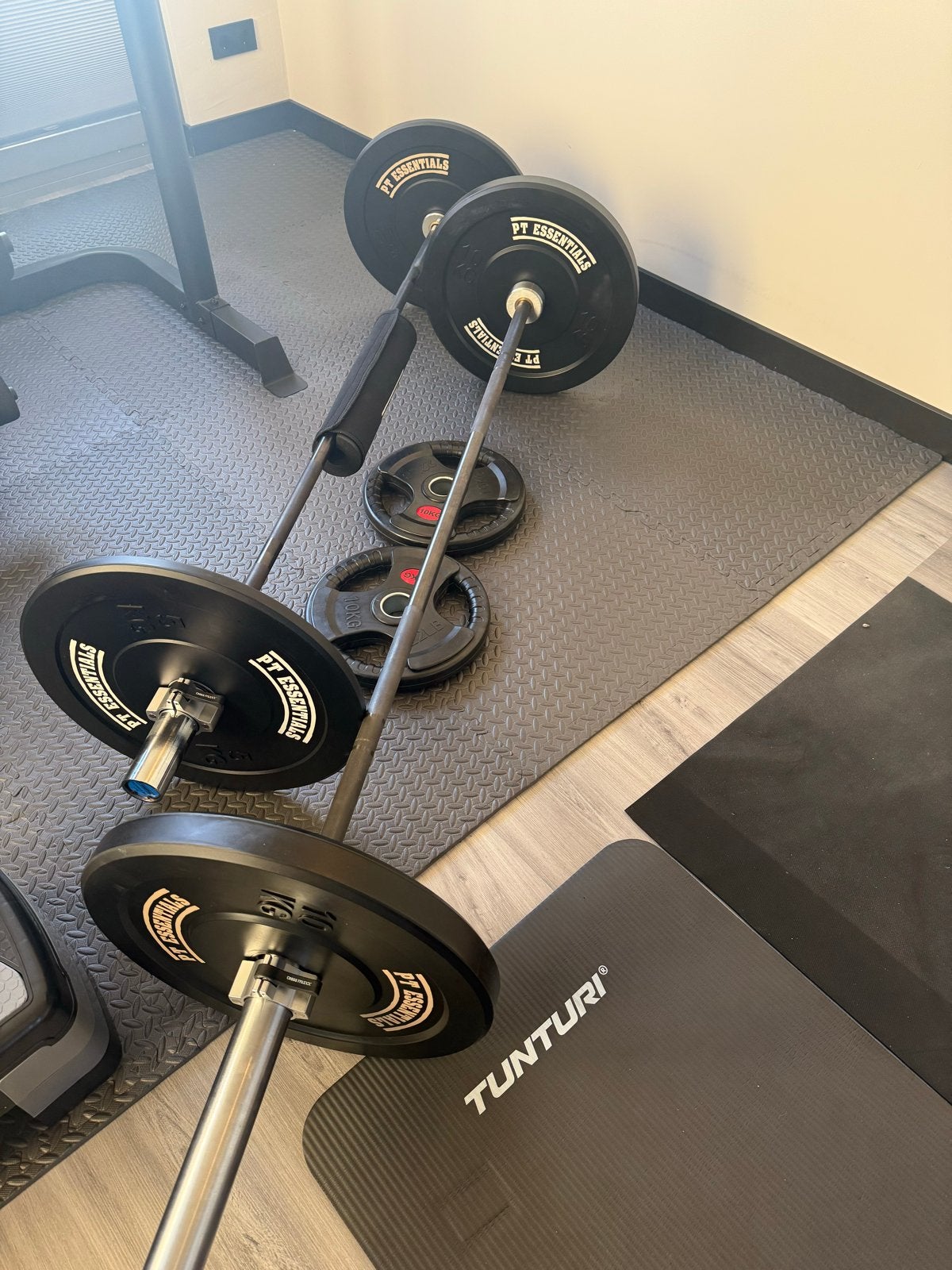 PT Essentials set halterstangen met schijven, Sport en Fitness, Fitnessmaterialen, Ophalen, Zo goed als nieuw, Armen, Halterset