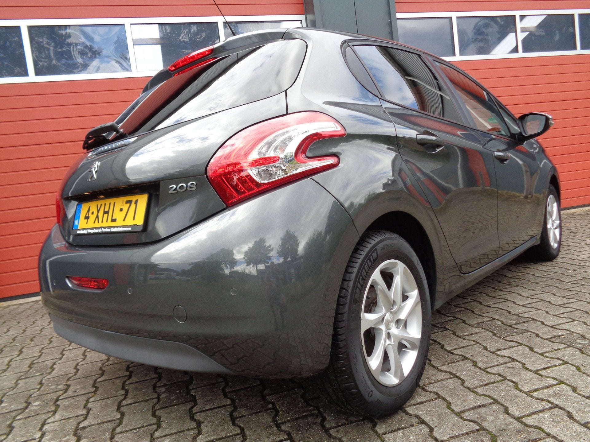 Peugeot 208