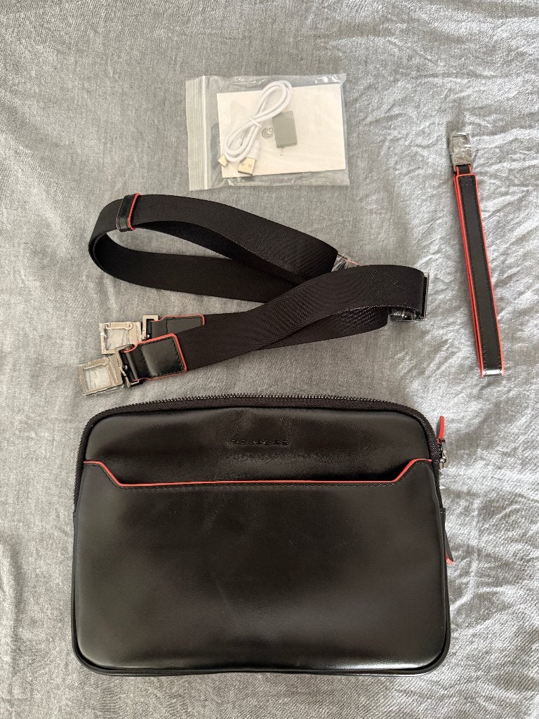 Piquadro x Audi Revolut F1 Team leren pochette NIEUW, Overige merken, Zwart, Nieuw, Ophalen of Verzenden