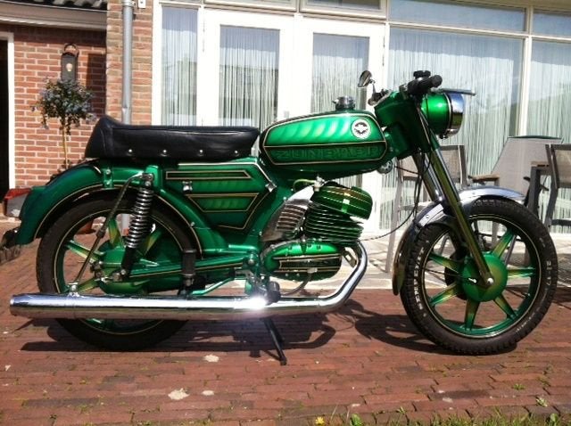 Gezocht !!zundapp 125 cc, Ophalen, Zo goed als nieuw