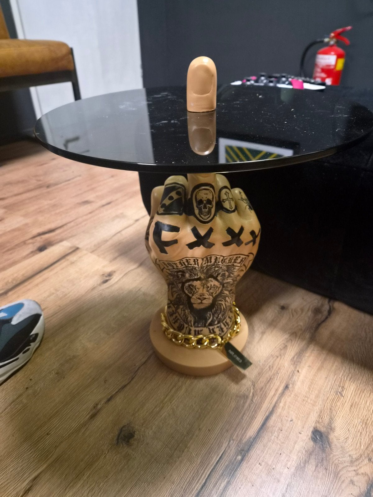 Bold Monkey bijzettafel middelvinger met tattoos ruilen mag, Ophalen of Verzenden, Rond, Minder dan 55 cm, 45 tot 60 cm