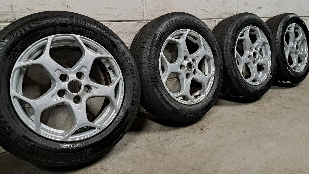 Lichtmetalen velgen Mondeo Focus C-Max S-Max Puma 205/60/16, Gebruikt, 16 inch, Banden en Velgen, Personenwagen