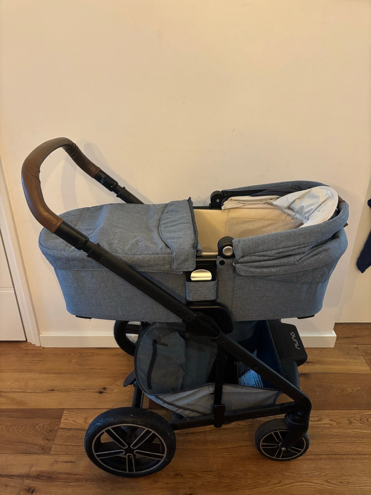 Nuna kinderwagen met reiswieg en zitje, Gebruikt, Combiwagen, Met reiswieg, Ophalen