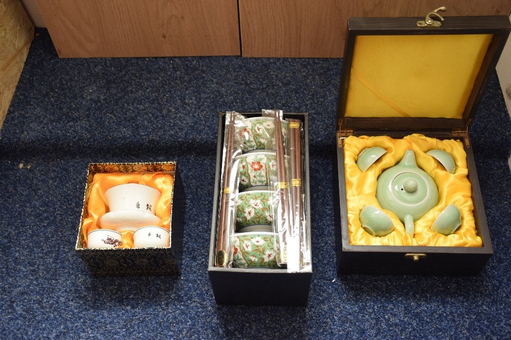 Drie Aziatische theesets in geschenkdozen, Ophalen, Keramiek, Nieuw, Overige stijlen