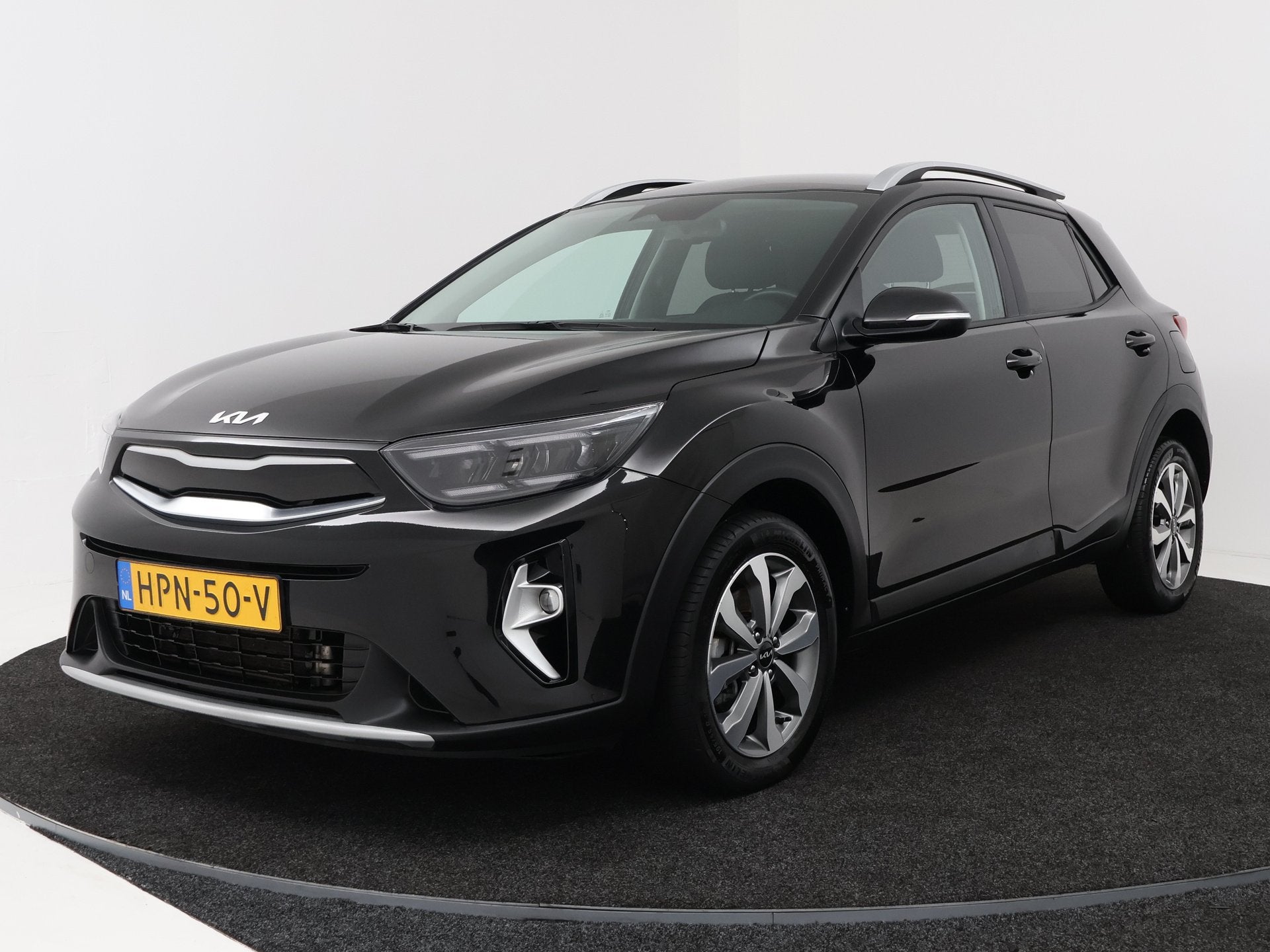 Kia Stonic 1.0 T-GDi MHEV DynamicPlusLine | licht metalen wi