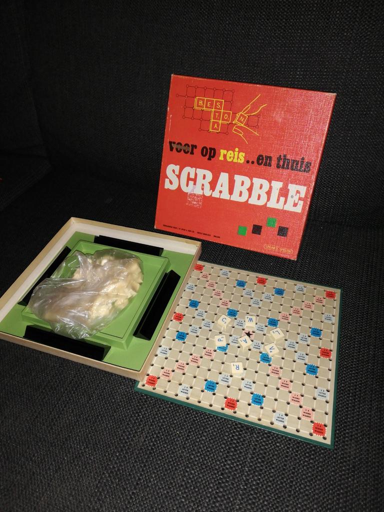 Scrabble, reis editie, Hobby en Vrije tijd, Gezelschapsspellen | Bordspellen, Een of twee spelers, Ophalen of Verzenden, Gebruikt