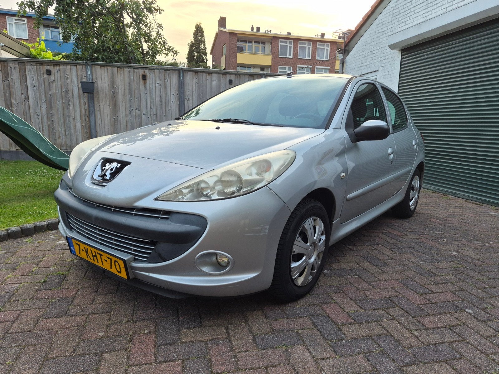 Peugeot 206+  5-deurs 2009 Airco en zgan APK, Auto's, Peugeot, Voorwielaandrijving, 206+, Stof, Handgeschakeld