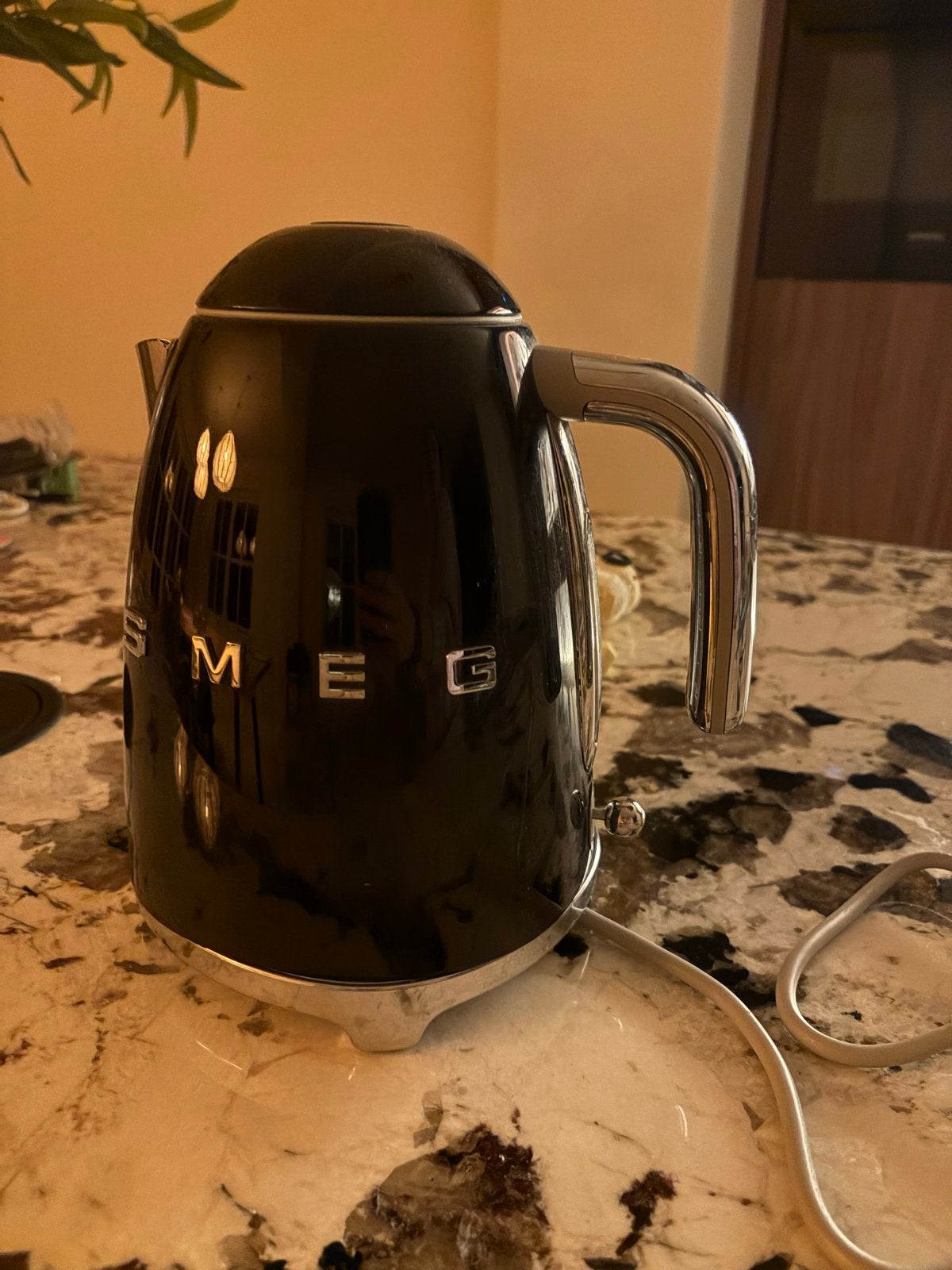 Smeg Waterkoker - Werkt perfect, lichte beschadiging, 1 tot 2 liter, Ophalen, Gebruikt, Draadloos