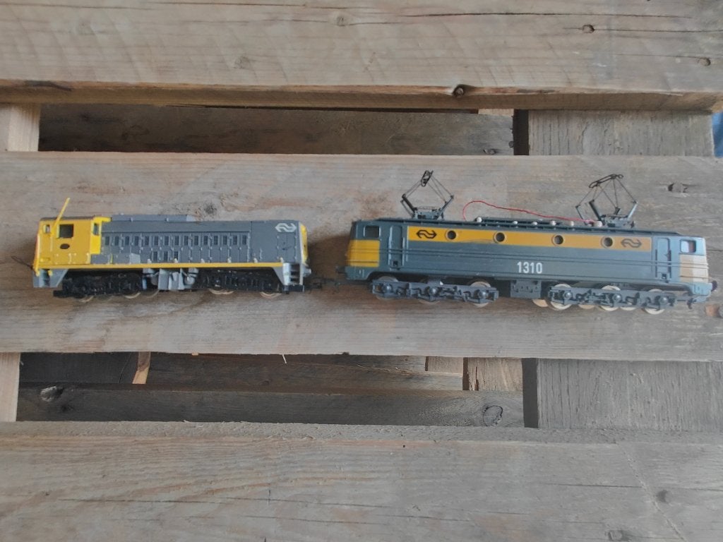 2 model treintjes, Overige merken, Gebruikt, Ophalen of Verzenden, NS