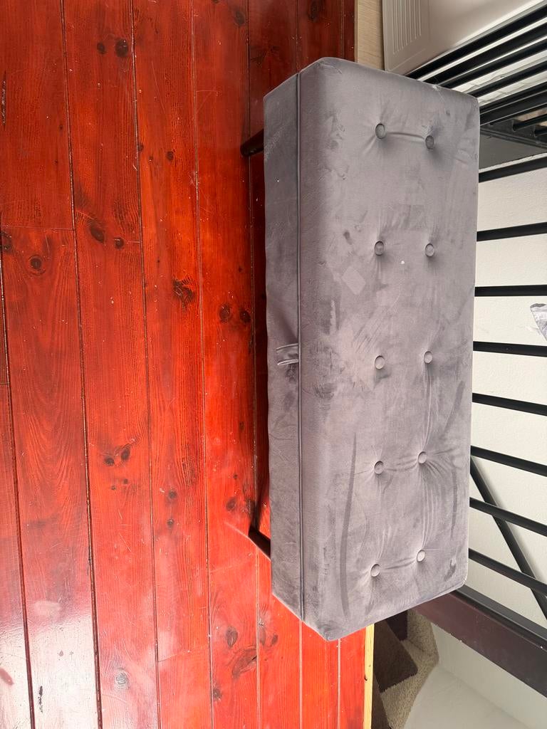 Grijze fluwelen opbergbank, Tuin en Terras, Ophalen, Zo goed als nieuw, Minder dan 180 cm, Palen
