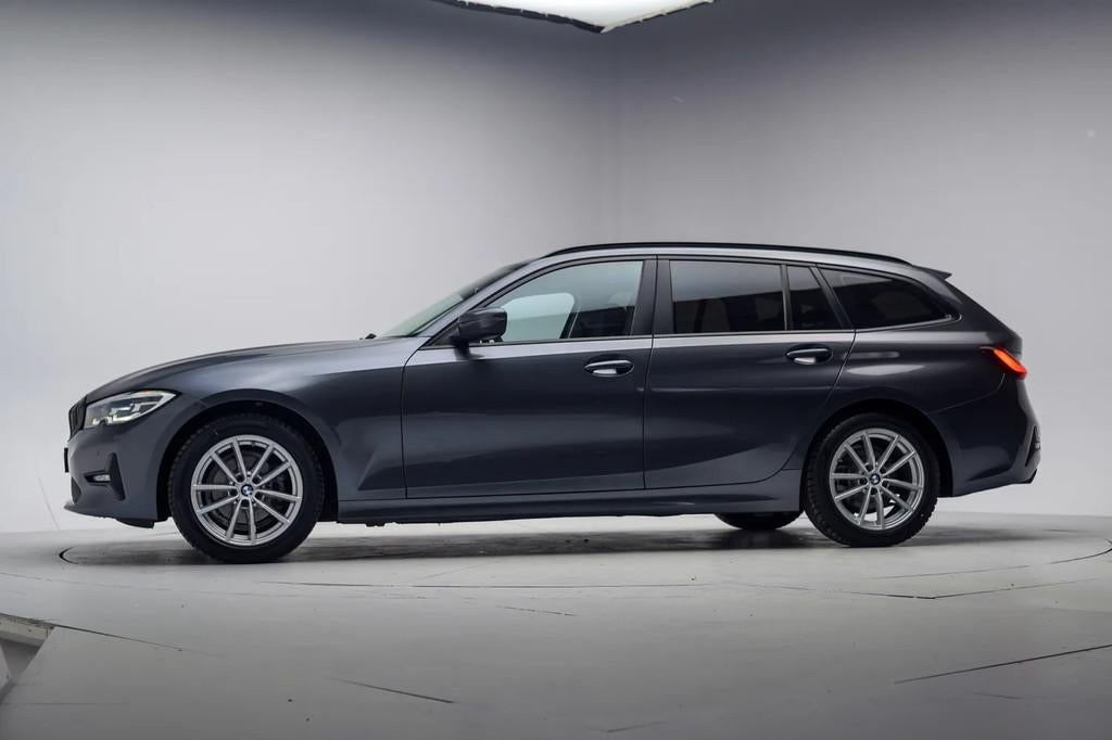 BMW 3 Serie Touring 318d Business [ Navi Trekhaak Carplay /, Auto's, BMW, 4 cilinders, 150 pk, Origineel Nederlands, Diesel