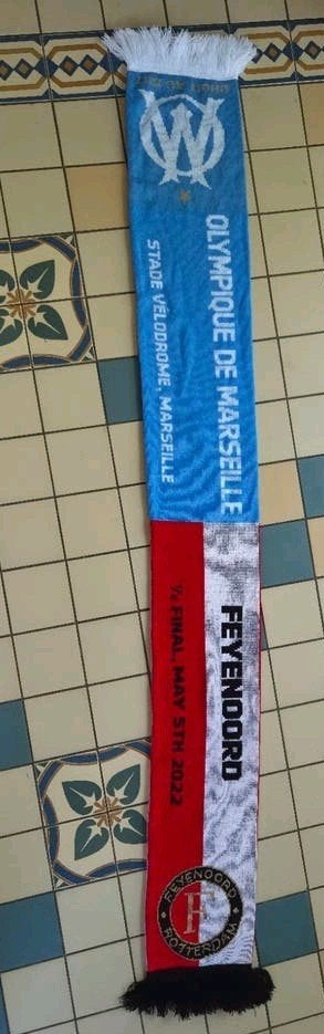 Feyenoord - Olympique Marseille Sjaal (Halve Finale 2022), Ophalen of Verzenden, Zo goed als nieuw, Feyenoord, Vaantje of Sjaal