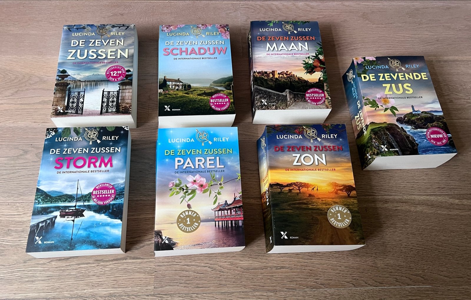 De Zeven Zussen serie - Lucinda Riley (7 boeken) zgan, Boeken, Ophalen of Verzenden, Zo goed als nieuw