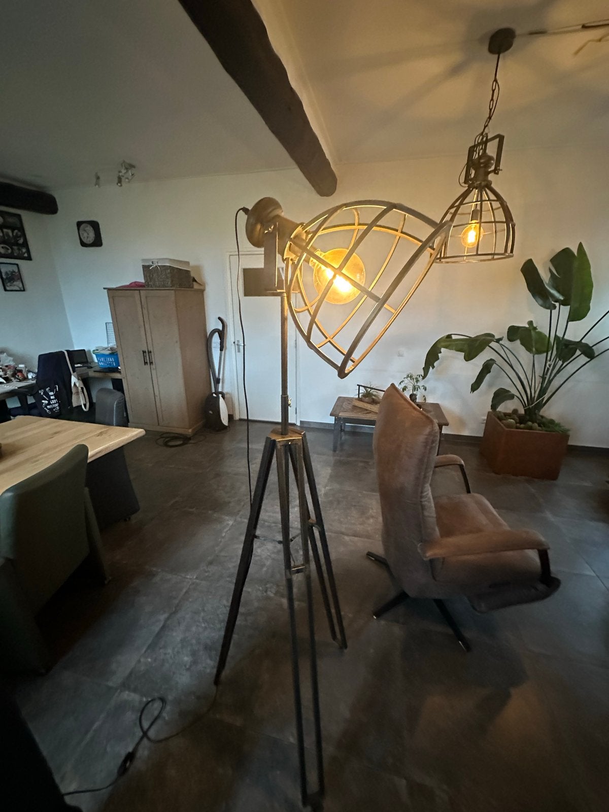 Industriële Staande Lamp - Zo Goed als Nieuw, Zo goed als nieuw, Metaal, 150 tot 200 cm, E27 (groot)